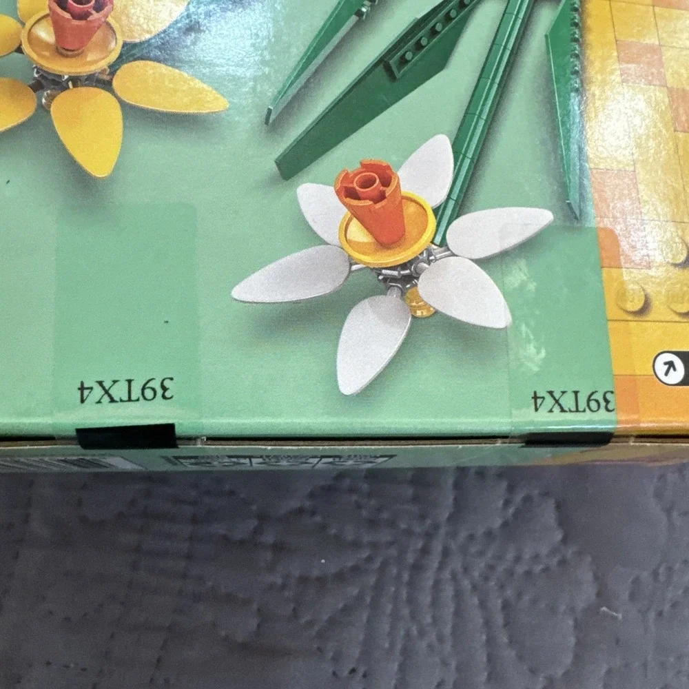 Lego botanicals daffodils
